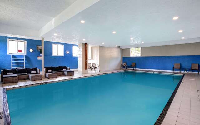 Days Inn by Wyndham Victoria Uptown