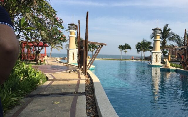 Beachfront Family Penthouse Hua Hin