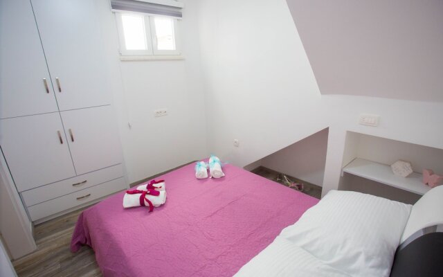 Impeccable 3-bed Apartment in Split