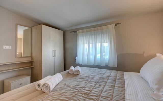 The House Of The Roses Seaview Superior Maisonette 2