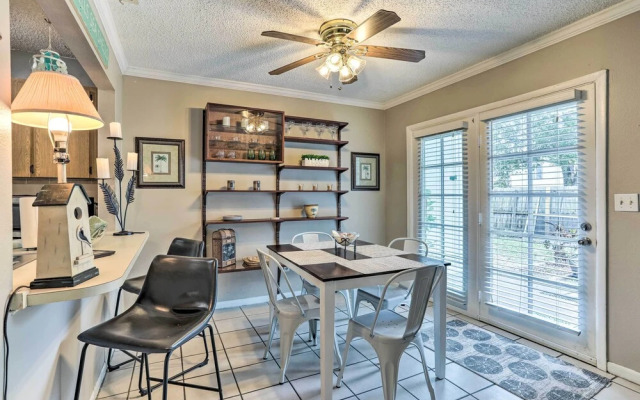 Seminole Townhome: Easy Access to Beaches!