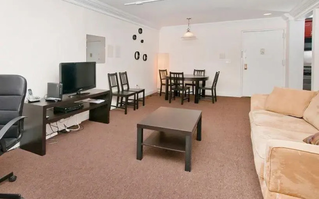 Amazing 2 Bedroom Apartment at Theatre District