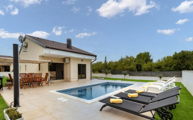 Villa Shaula 1