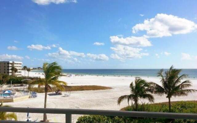 Jamaica Royale - 302 - 2 Br Condo