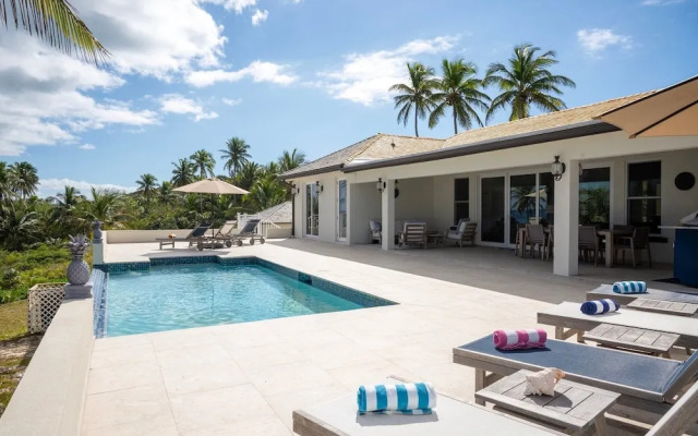 Pineapple House 4 Bedroom Home