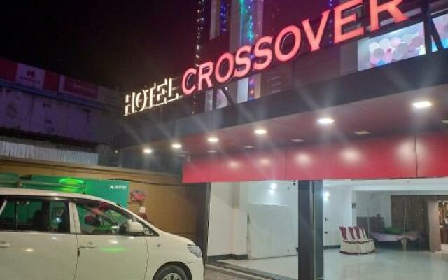 Hotel Crossover