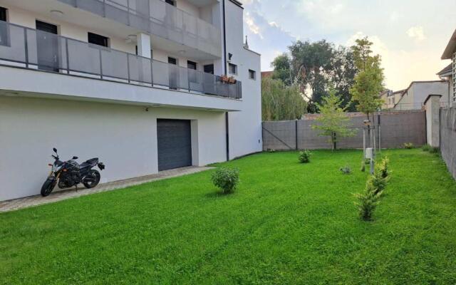 DISZTINGVÁLT Apartman