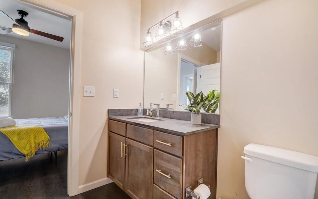 FRONTDESK The Marshall Campus Apts Louisville