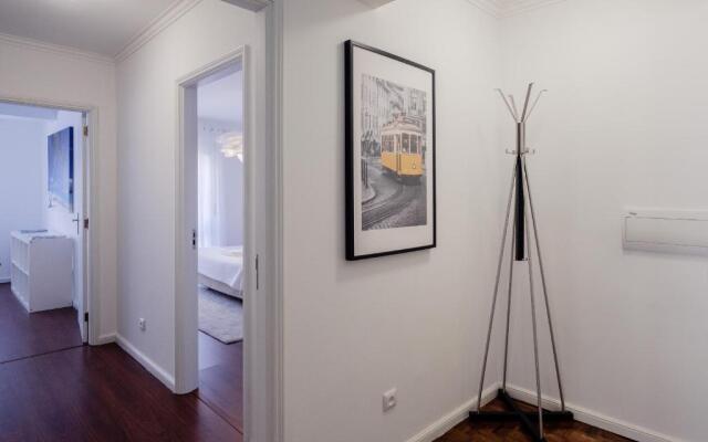 Music House 3 bedroom Apt w garage