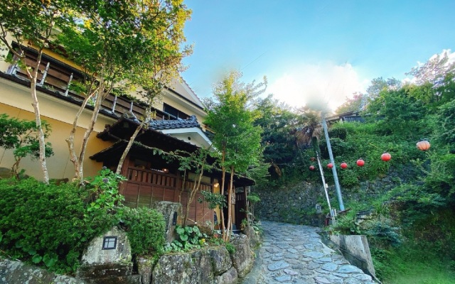 Hot Spring Inn Banya