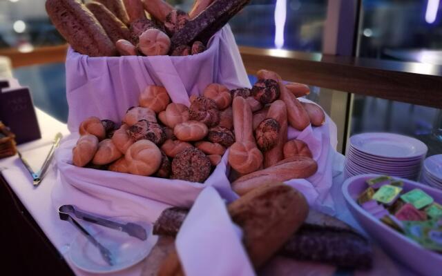 Crowne Plaza London - Gatwick Airport