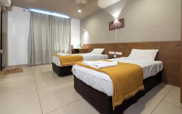 Aryaas Residency Nettoor