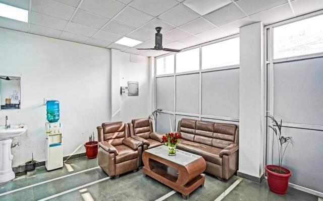 OYO Flagship 70217 Visitor Guest House