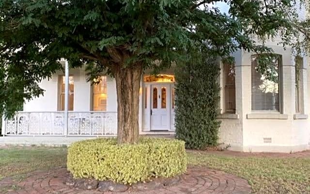 Te Rata House - All 6 Rooms