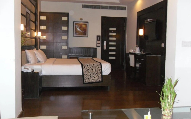 Karon Hotel - Lajpat Nagar