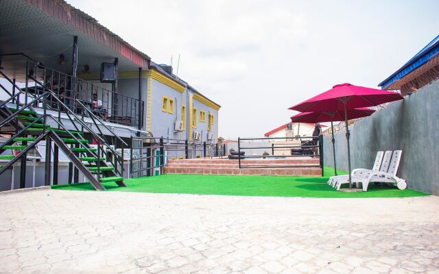 Adesuwa Royal Guest House Ketu