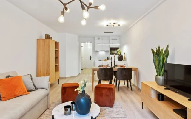 Fully Equipped Apartment With Lateral sea View