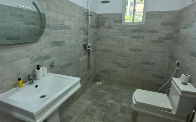 Cezere The Palm Hotel