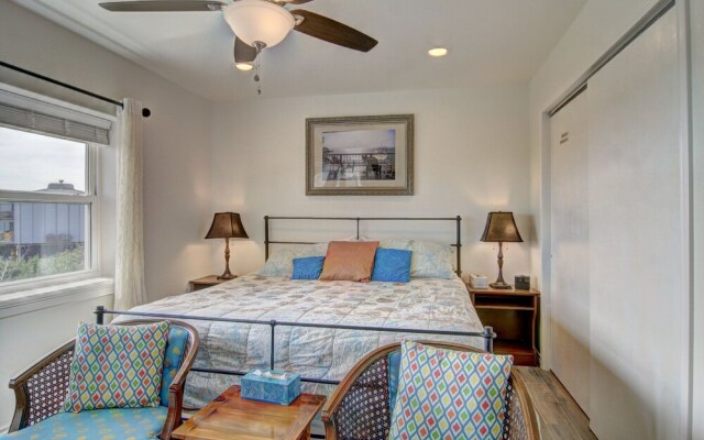 Buena Vista 3 Bedroom Condo by RedAwning