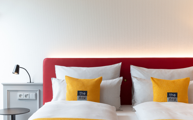 Holiday Inn — the niu, Franz Vienna