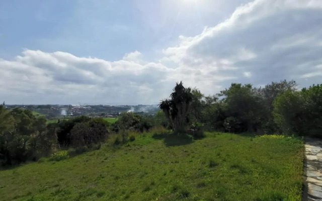 Refurbished 2-Bed Apartment in El Paraiso Alto