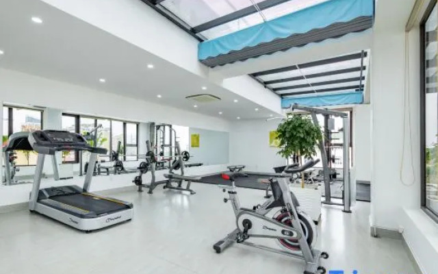 Phong Lan Building and Apartments