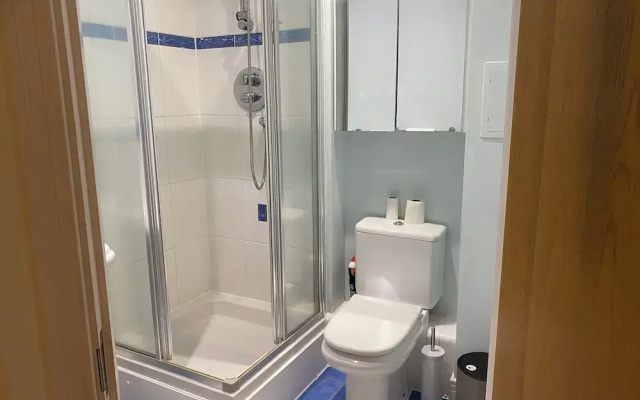 Cosy 2 Bedroom Royal Docks Apartment