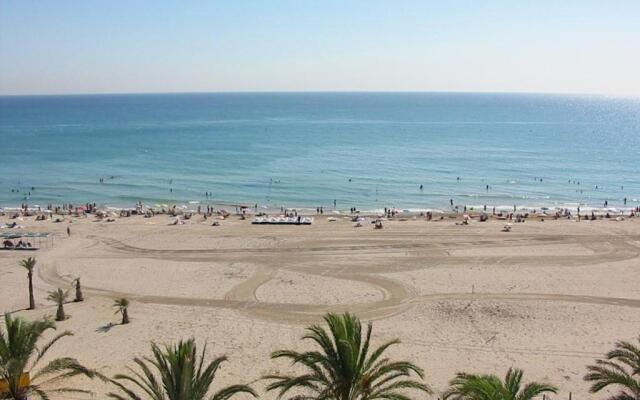 1a línea Playa San Juan. Vistas. Piscina. BBQ. Gym