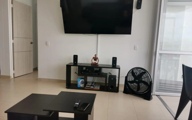 Hermoso apartamento con piscina (alberca).