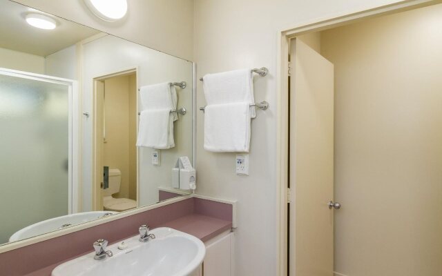 Capital Lodge Motor Inn