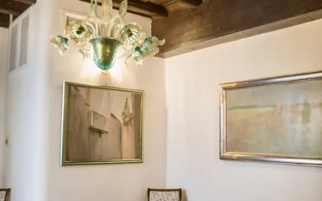 Estate4home - Trevi Fountain Apartment
