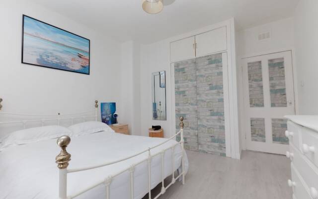 Leith Walk Gem! Lovely + Great Value - Sleeps 4