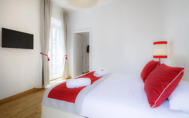 Home Town at Spanish Steps