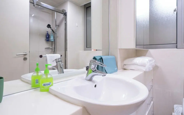 Tyms Stylish 1BR 1BA Apt Xujiahui Center