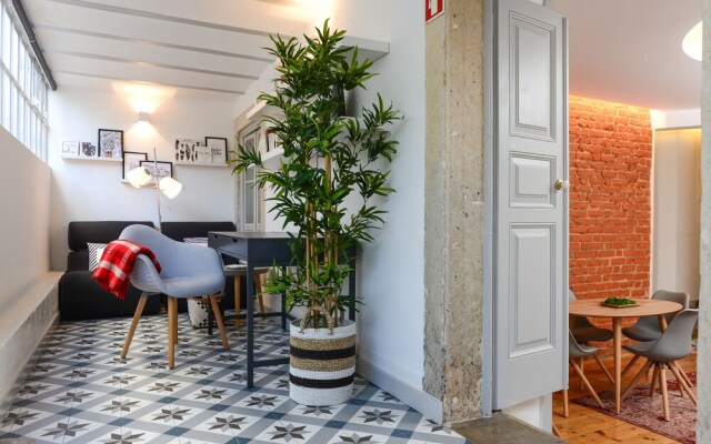 Great Location Close to the Metro