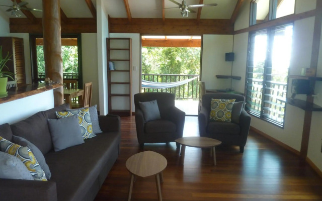 Daintree Holiday Homes - Yurara