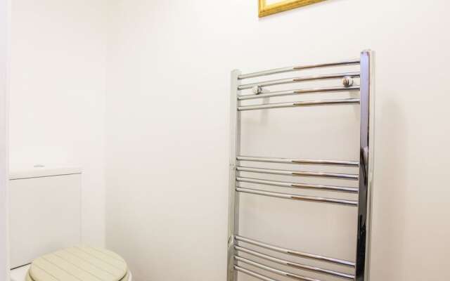 Malone Avenue Apartment