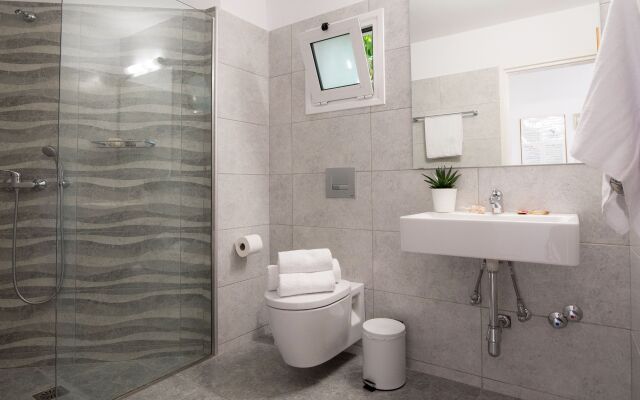 Melissa Apartments, Studios & Suites