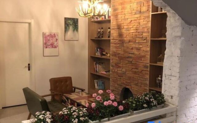 Wuxi Leisure Primary Color Inn