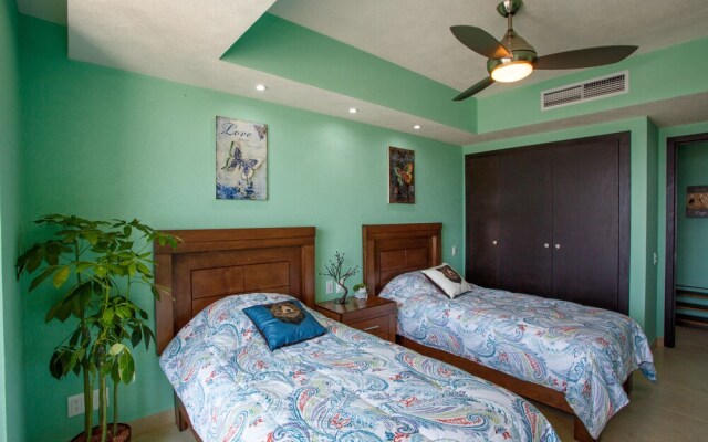 Oceanview 2 Bedroom Condo With Balconies