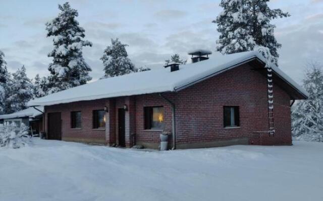 Laplands Hillside House