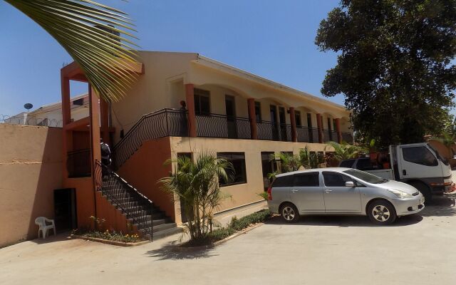 Etana Motel