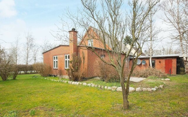 Snug Holiday Home in Lolland near Sea