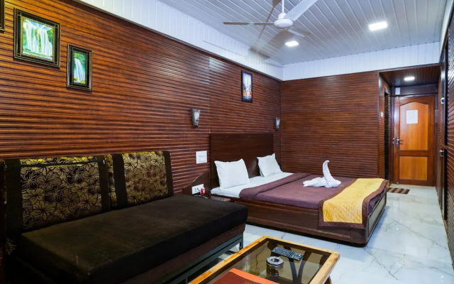 Hotel Kumar Plaza