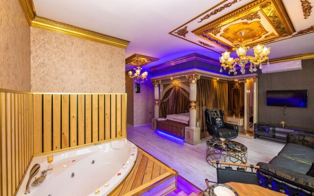 Sam Diamond Residence