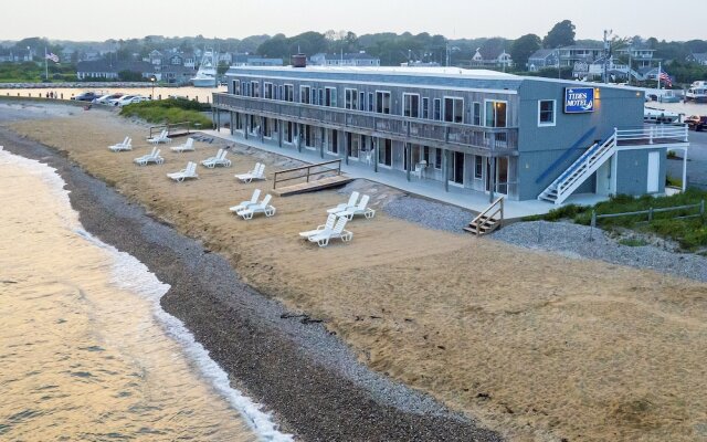 Falmouth Tides Motel
