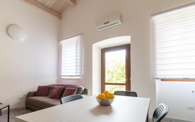 Welcomely - Xenia Boutique House With Garden