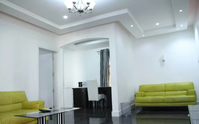 PoshLux Executive Hotel