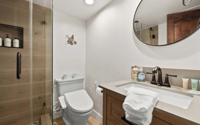 A Woodsy Mountain Retreat