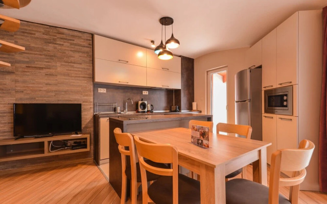 FM Deluxe 2-BDR - Apartment - The Maisonette